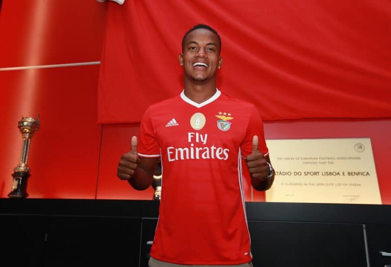 L’équipe Benfica présente de nouveaux maillots pour la prochaine saison