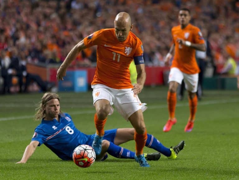 Arjen Robben retrouve sa place auprès des Oranje