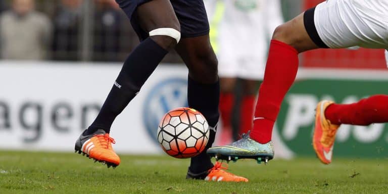 Comment se relaxer après une partie de football ?