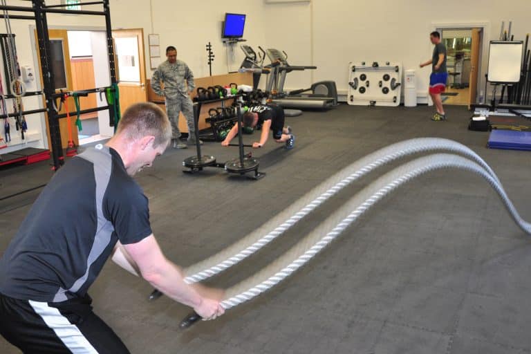 Pourquoi les footballeurs utilisent-ils des battle ropes ?