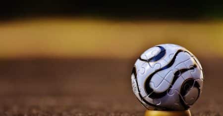 découvrez les différents clubs de football français, leur histoire, leurs performances ainsi que les joueurs emblématiques qui ont marqué l'histoire du football en france.
