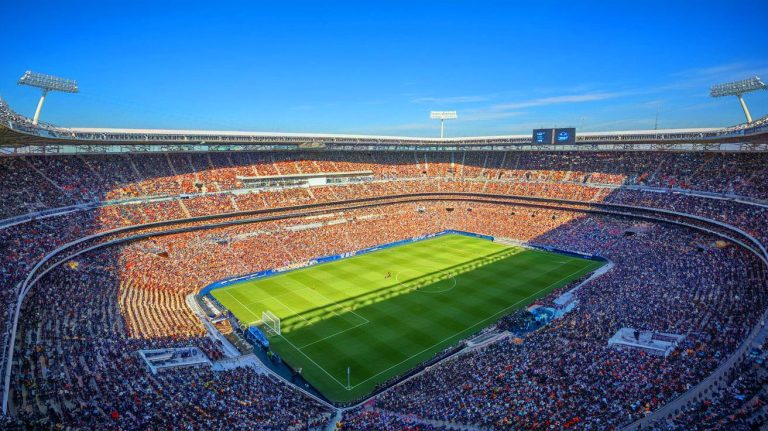 « 352 000 places et encore des sièges vides » : ce stade titanesque dépasse toutes les limites connues dans le monde du sport