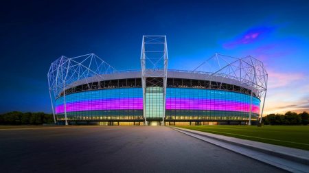 « Stupéfaction mondiale » : Manchester United inaugure ce stade géant qui défie toutes les lois de l'architecture moderne