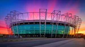 « Un joyau architectural sans précédent » : ce stade futuriste de Norman Foster redéfinit Manchester United et éblouit le monde entier