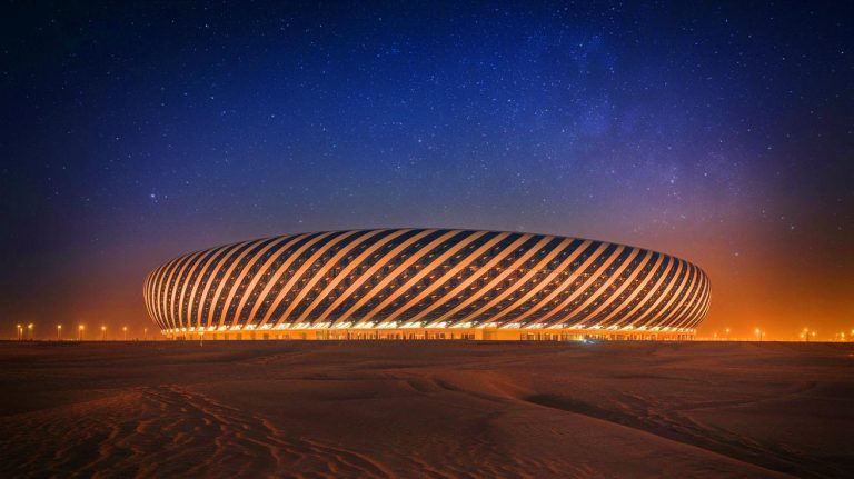 « Un stade aussi grand que 10 terrains de foot » : l&rsquo;Arabie Saoudite dévoile l&rsquo;arène futuriste de Neom pour la Coupe du monde 2034