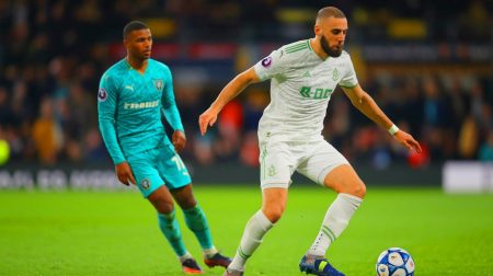 « Ce diamant brut enflamme la Ligue 1 » : Rayan Cherki, ce jeune prodige de l'OL, fascine totalement Moussa Niakhaté par son talent exceptionnel