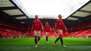 « Événement cataclysmique à Old Trafford » : départs précipités de Mazraoui et Lindelöf à la mi-temps, Manchester United en crise absolue