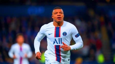 « Mbappé s'effondre sur le terrain » : l'attaquant français défie la douleur pour la finale de la Coupe, un retour héroïque assuré