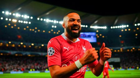 « Nous sommes invincibles » : Lacazette galvanise l'OL avec un discours bouleversant et appelle à l'unité après une victoire éclatante