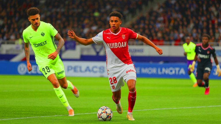 « Ce joueur marche sur la Ligue 1 » : notre top 5 des stars incontournables du championnat français en ce moment