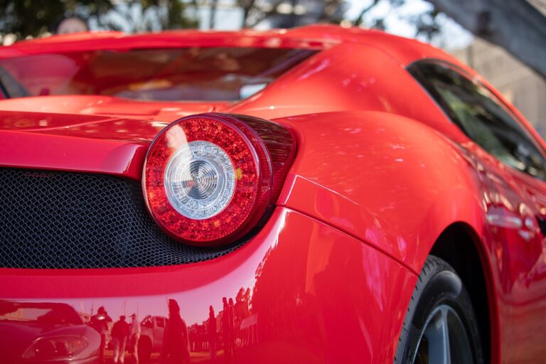 « Je ne roule jamais avec » : Marquinhos s’offre une Ferrari hors de prix… qu’il laisse dormir au garage