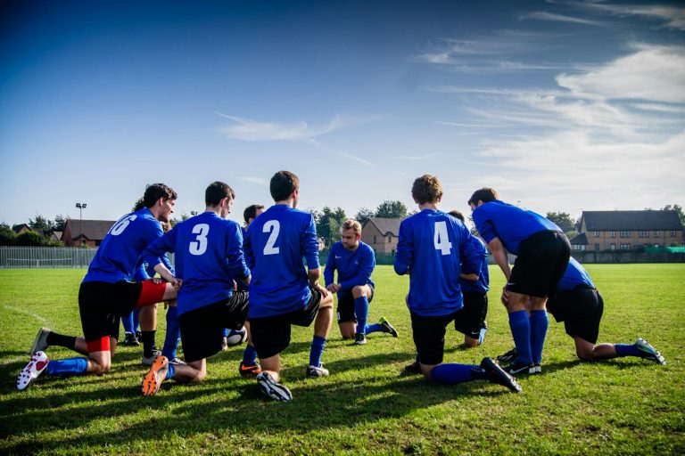 Équipement de foot : guide pratique pour choisir le meilleur matériel sans se tromper