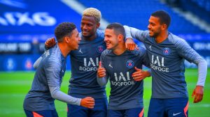 Illustration de la rencontre émotive entre le PSG et Botafogo avec les retrouvailles des joueurs avec Renato Paiva. Image réalisée par IA.
