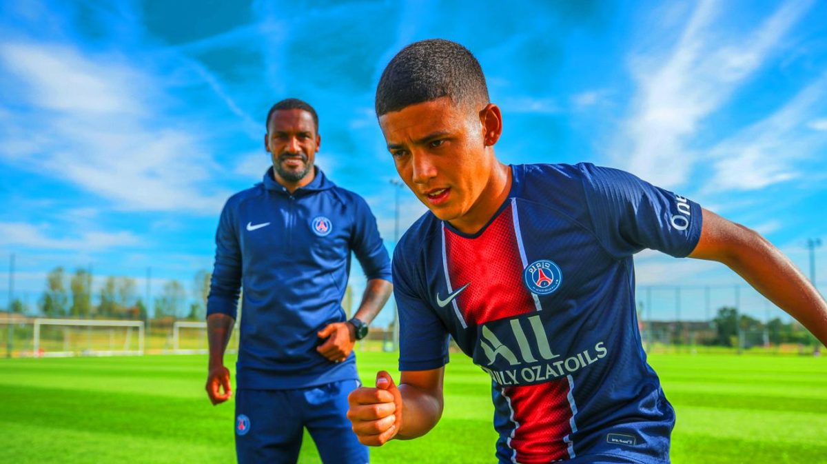 Illustration de Warren Zaïre-Emery lors d'un entraînement sous la direction de Luis Enrique au PSG.